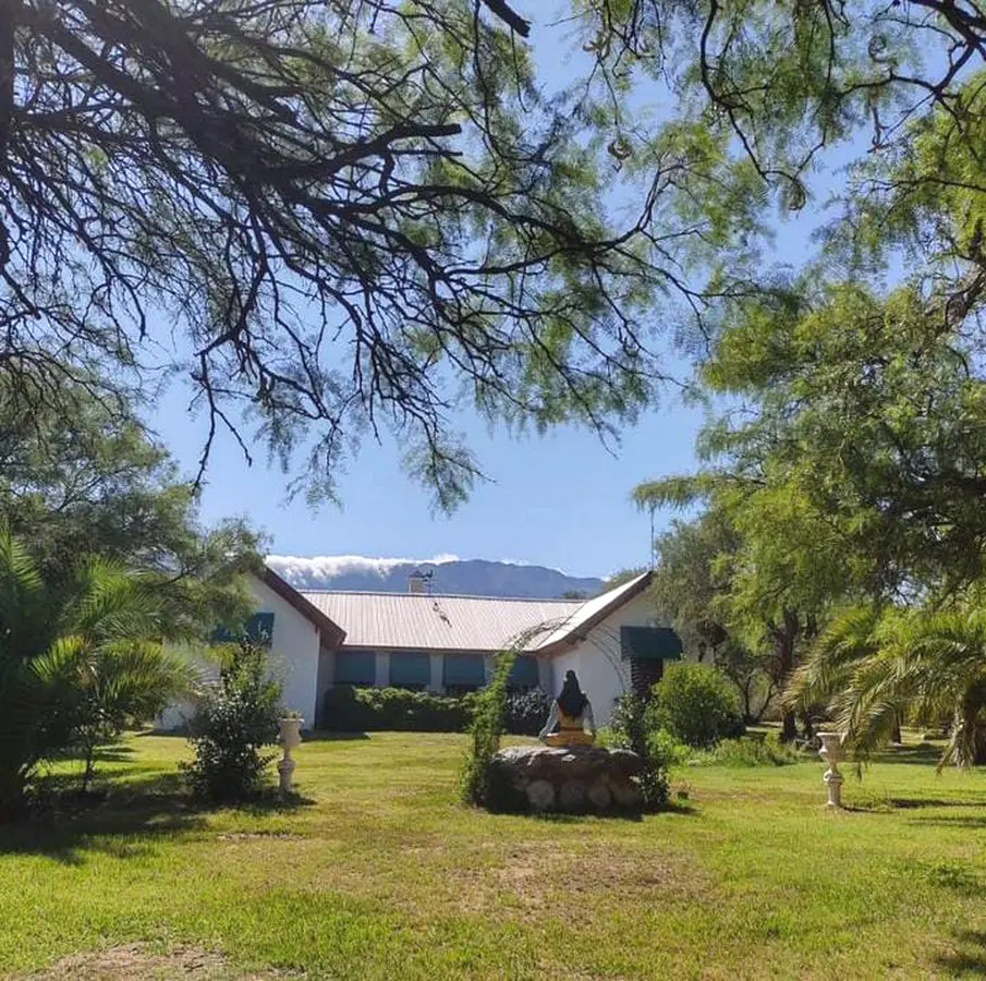 White Field House & Spa